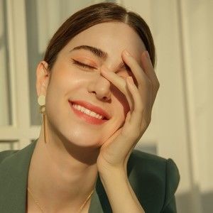 Meet your Posher, Madge